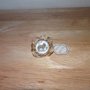 Vtg. Daco Astrological Aries Gold Tone Ring 6.5
